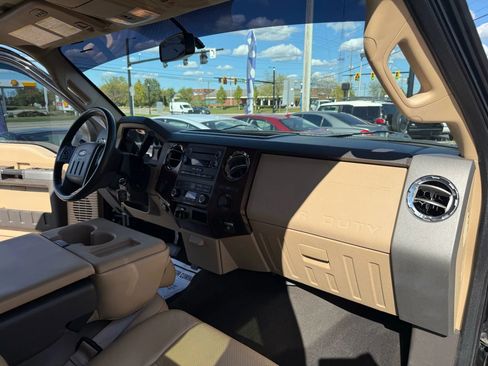 Used 2012 Ford F250 Lariat image 23