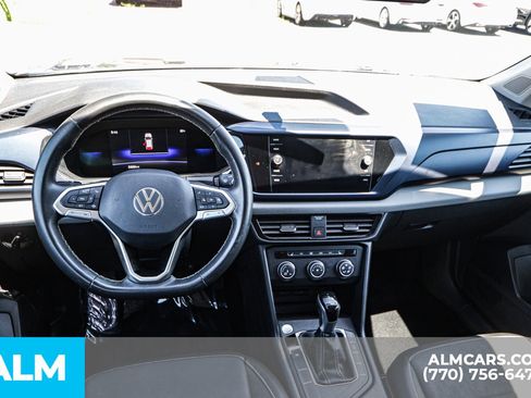 Used 2022 Volkswagen Taos SE image 28