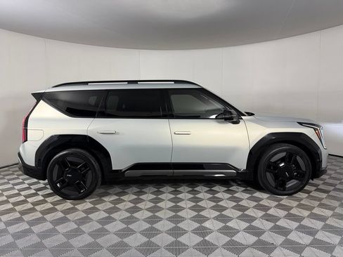 Used 2024 Kia EV9 GT-Line AWD/4WD image 5