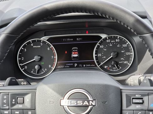 Used 2025 Nissan Rogue SV FWD image 15