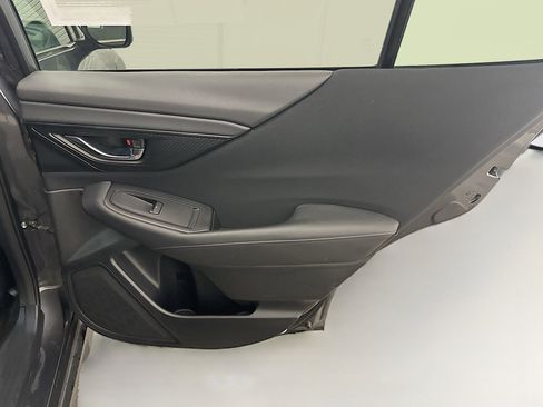 Used 2025 Subaru Outback Premium AWD/4WD image 33