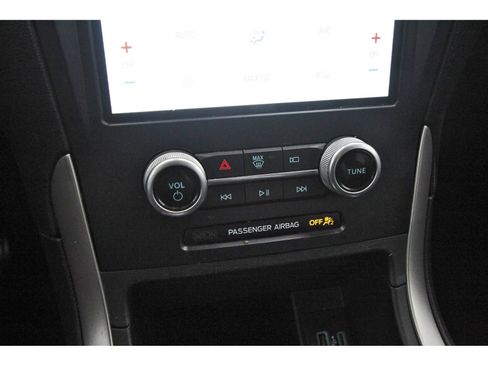 Used 2022 Ford Edge SE image 27