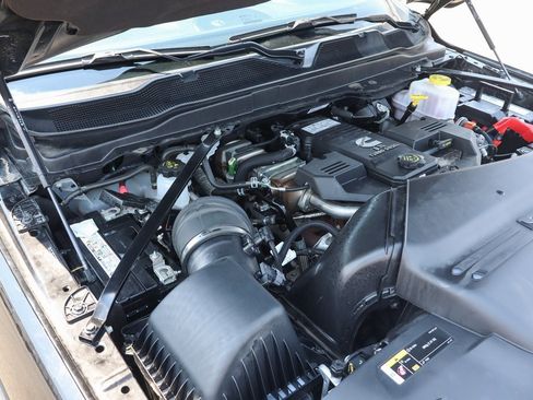 Used 2023 RAM 5500 Tradesman image 16