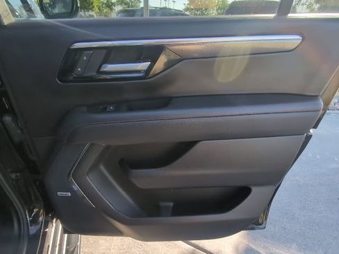 Used 2025 Chevrolet Suburban RST w/ Comfort Package AWD/4WD image 30