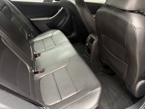 Used 2013 Volkswagen Jetta SE FWD image 20