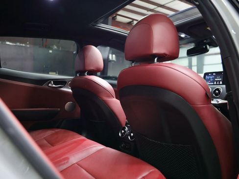 Used 2021 Kia Stinger GT1 image 34