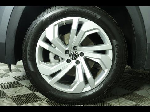 Used 2021 Volkswagen Atlas Cross Sport SEL image 11