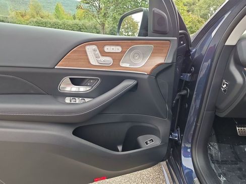New 2026 Mercedes-Benz GLS 450 4MATIC image 12