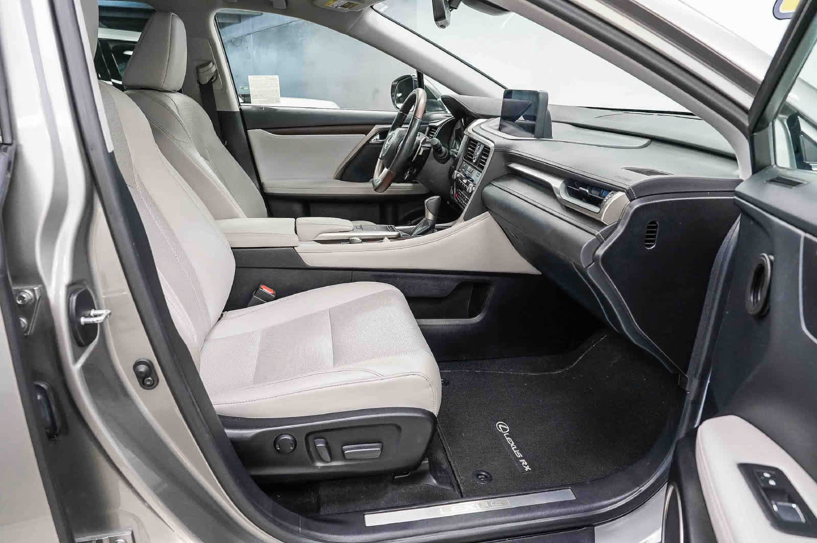 Used 2022 Lexus RX 350 FWD w/ Premium Package image 17