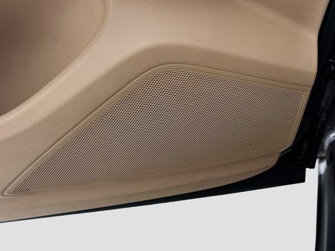 Certified 2023 Porsche Cayenne AWD/4WD image 21