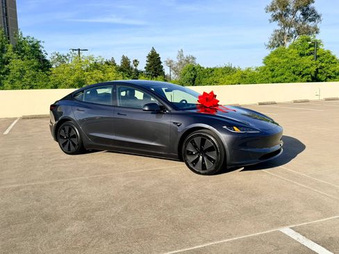 Used 2024 Tesla Model 3 Standard Range RWD image 8