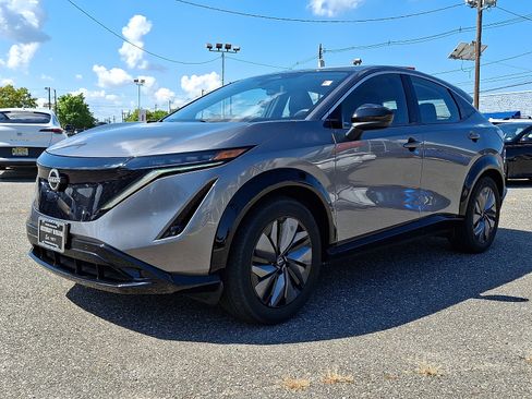 Certified 2023 Nissan Ariya FWD image 3