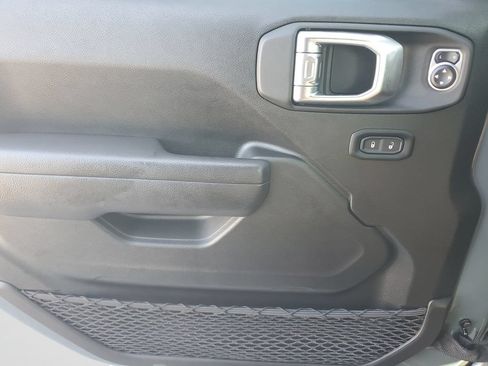 Used 2025 Jeep Wrangler Unlimited Sport AWD/4WD image 19