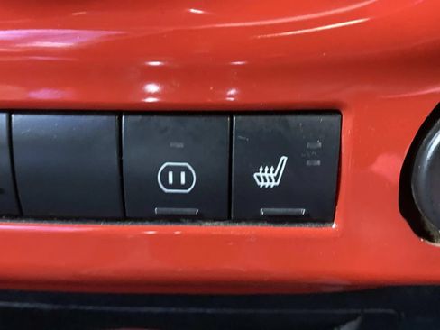 Used 2012 Jeep Wrangler Unlimited Sahara w/ Connectivity Group AWD/4WD image 30