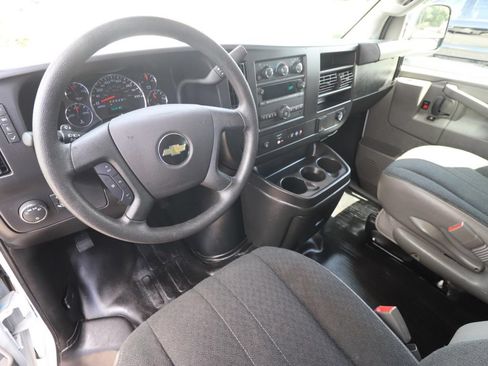 Used 2025 Chevrolet Express 2500 w/ Driver Convenience Package RWD image 6