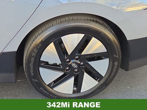 Certified 2025 Hyundai Ioniq 6 SE RWD image 12