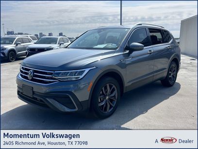 Used 2023 Volkswagen Tiguan SE w/ Panoramic Sunroof Package
