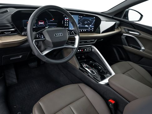 Used 2025 Audi Q5 Premium w/ Convenience Package AWD/4WD image 8