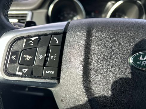 Used 2017 Land Rover Discovery Sport HSE Luxury image 25