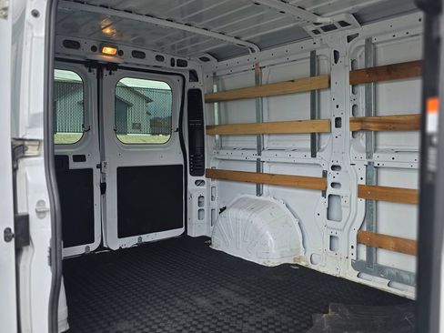 Used 2025 RAM ProMaster 2500 w/ U-Haul Equipment Group FWD image 13