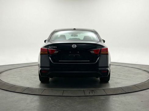 Used 2025 Nissan Altima 2.5 SV image 7