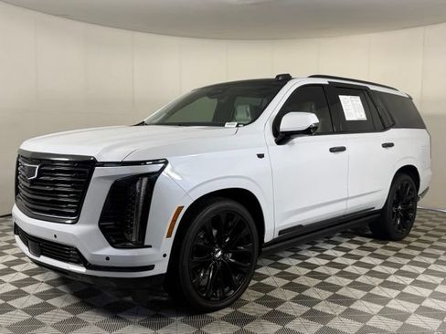 Used 2026 Cadillac Escalade Platinum Luxury AWD/4WD image 3
