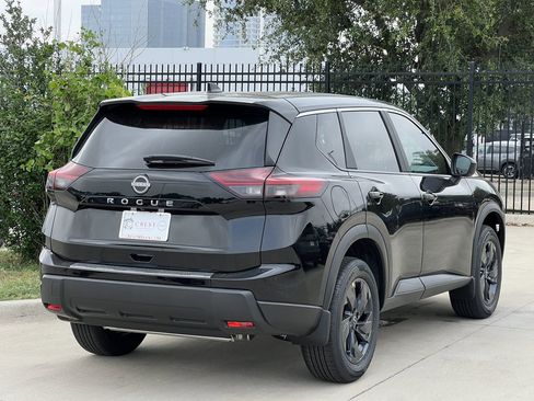 New 2026 Nissan Rogue SV FWD image 4