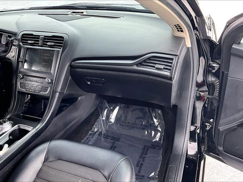 Used 2018 Ford Fusion SE w/ Equipment Group 601A image 18