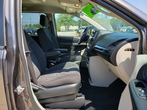 Used 2017 Dodge Grand Caravan SE w/ Power Window Group image 18