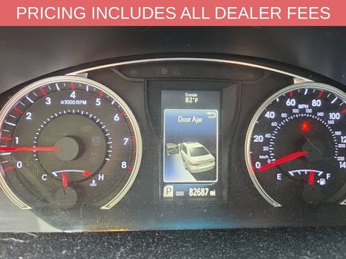 Used 2015 Toyota Camry SE FWD image 10