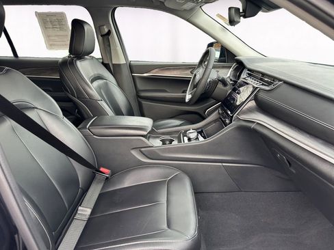 Used 2024 Jeep Grand Cherokee L Limited image 15