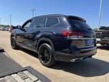 Used 2023 Volkswagen Atlas SE w/ Panoramic Sunroof Package image 4
