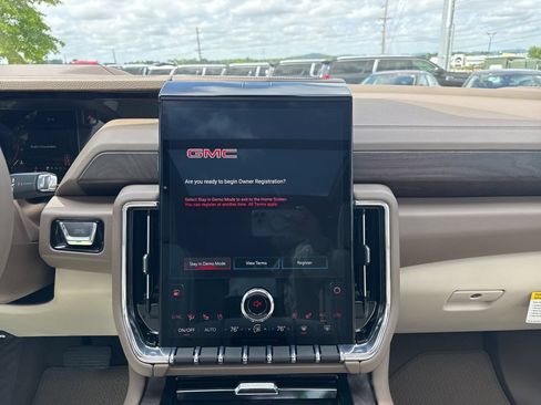 New 2026 GMC Yukon Denali w/ Denali Reserve Package AWD/4WD image 25