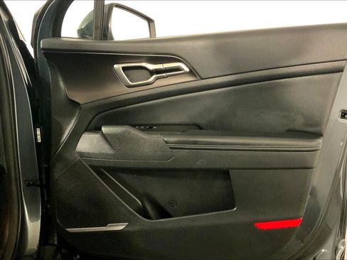 Used 2023 Kia Sportage EX image 24