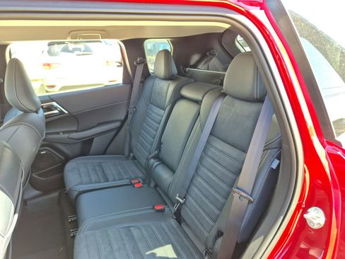 New 2026 Mitsubishi Outlander SE image 21