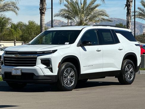 New 2026 Chevrolet Traverse LT w/ Enhanced Driving Package image 8