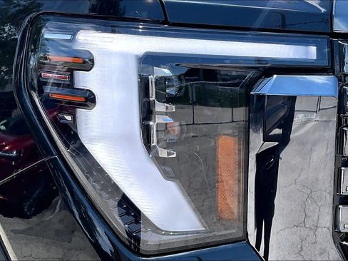 Used 2024 GMC Sierra 3500 Denali Ultimate AWD/4WD image 28