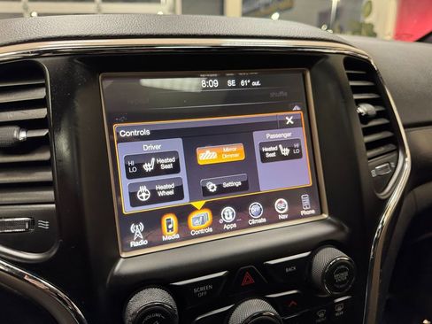 Used 2015 Jeep Grand Cherokee Altitude image 25