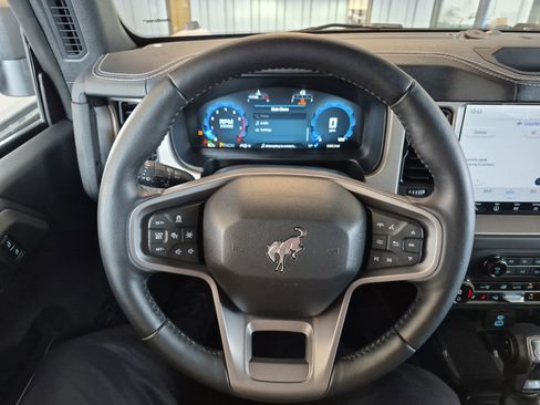 Used 2025 Ford Bronco Outer Banks image 28