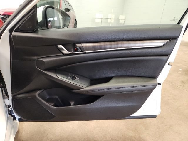 Used 2020 Honda Accord Sport image 32