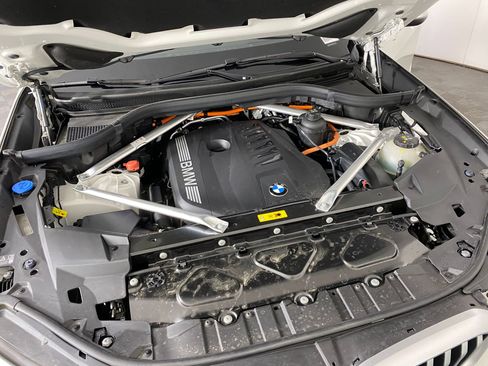 Used 2025 BMW X5 xDrive50e w/ Premium Package image 33