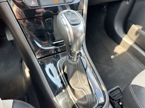 Used 2019 Buick Encore Preferred AWD/4WD image 17