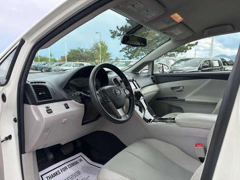 Used 2015 Toyota Venza LE AWD/4WD image 25