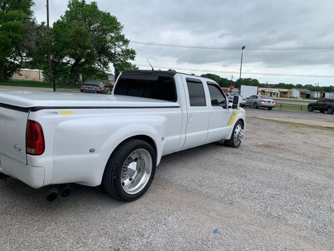 Used 2003 Ford F350 Lariat image 5