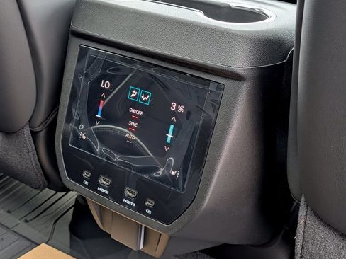 New 2026 GMC Yukon AT4 Ultimate w/ LPO, Floor Liner Package AWD/4WD image 33