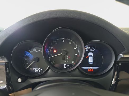 Used 2022 Porsche Macan AWD/4WD image 22