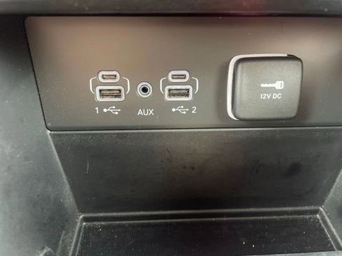 Used 2023 Jeep Grand Cherokee Limited w/ Black Appearance Package image 27