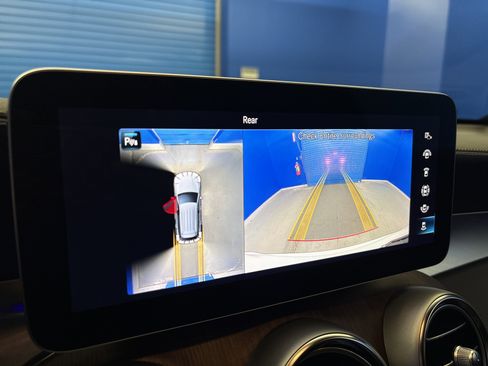 Used 2022 Mercedes-Benz GLC 43 AMG 4MATIC image 19