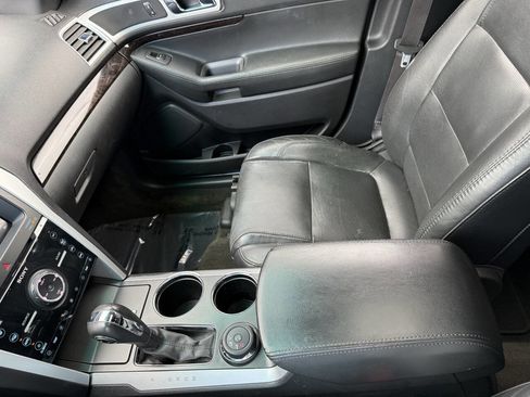 Used 2011 Ford Explorer Limited w/ 301A Rapid Spec Order Code image 23