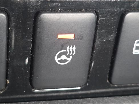 Used 2018 Mitsubishi Outlander 4WD Plug-In Hybrid image 9